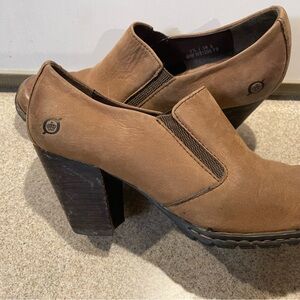 Born Brown Heeled shoes